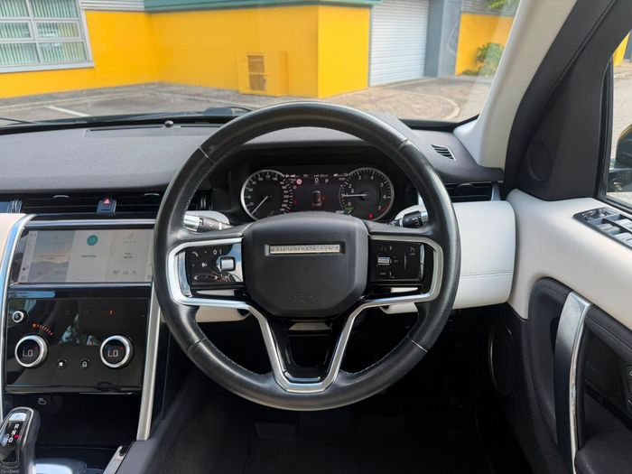 Land Rover Discovery Sport 2021