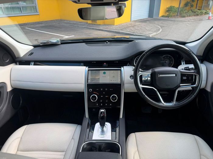 Land Rover Discovery Sport 2021