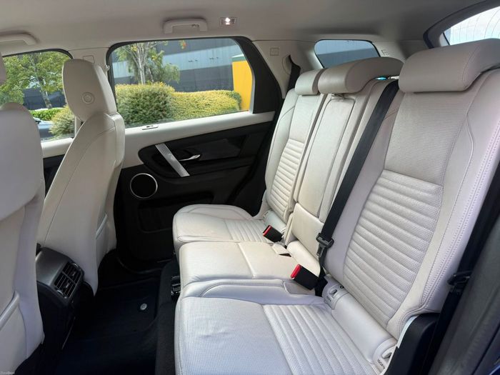 Land Rover Discovery Sport 2021