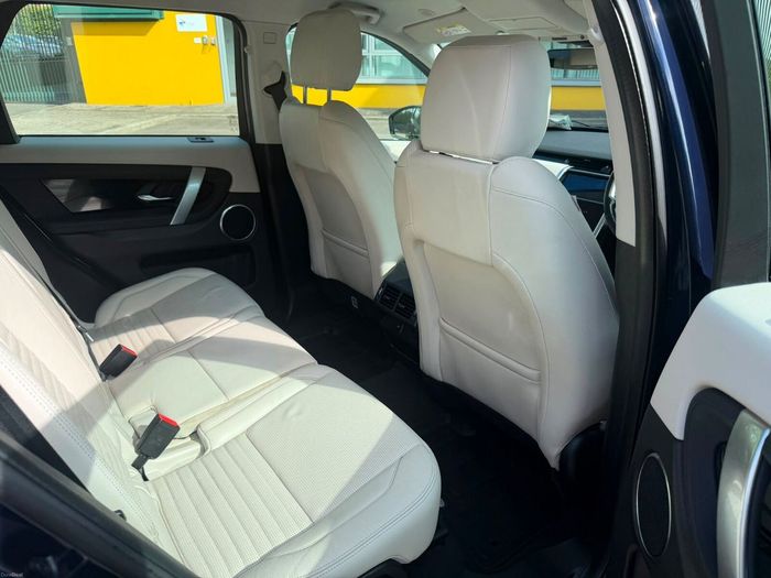 Land Rover Discovery Sport 2021