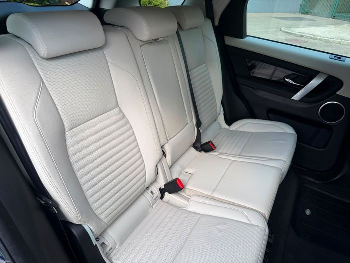 Land Rover Discovery Sport 2021