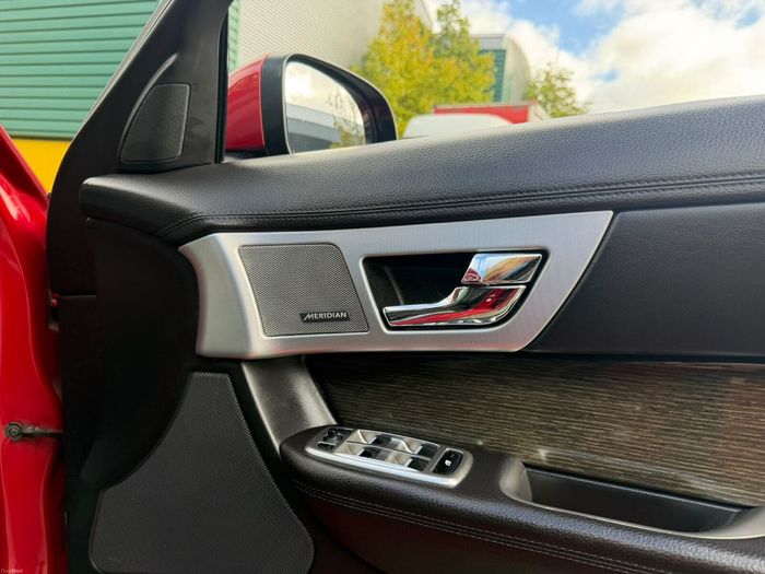 Jaguar XF 2015