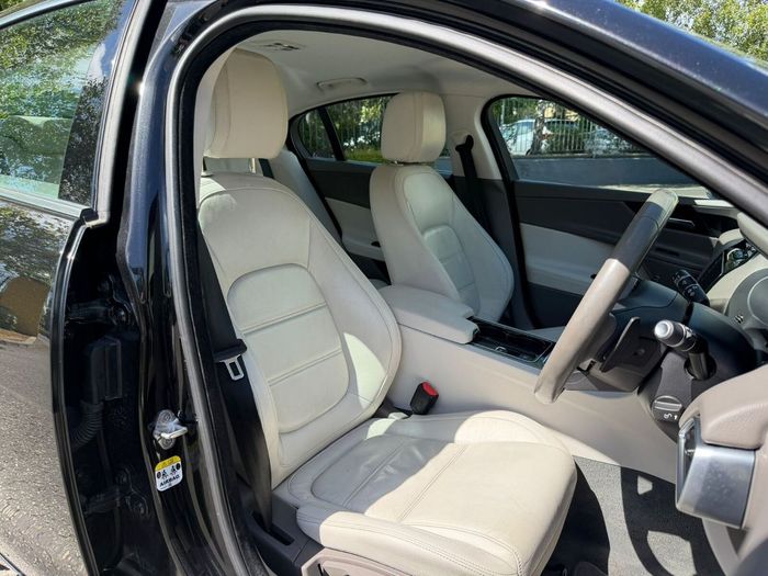 Jaguar XE 2017