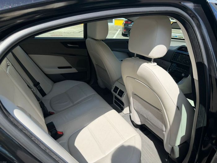 Jaguar XE 2017