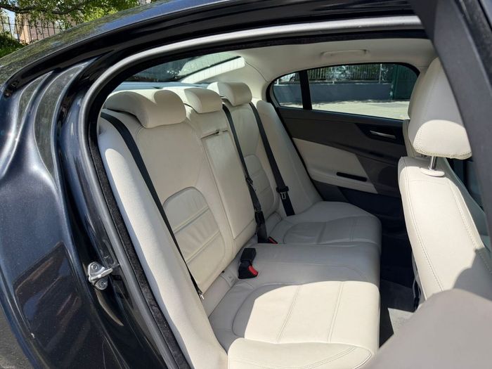 Jaguar XE 2017