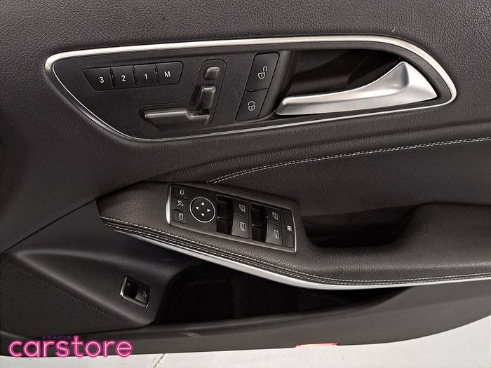 Mercedes-Benz GLA Class 2016