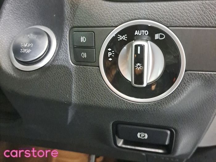 Mercedes-Benz GLA Class 2016