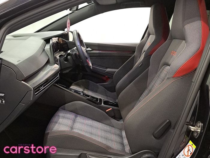 Volkswagen Golf 2024