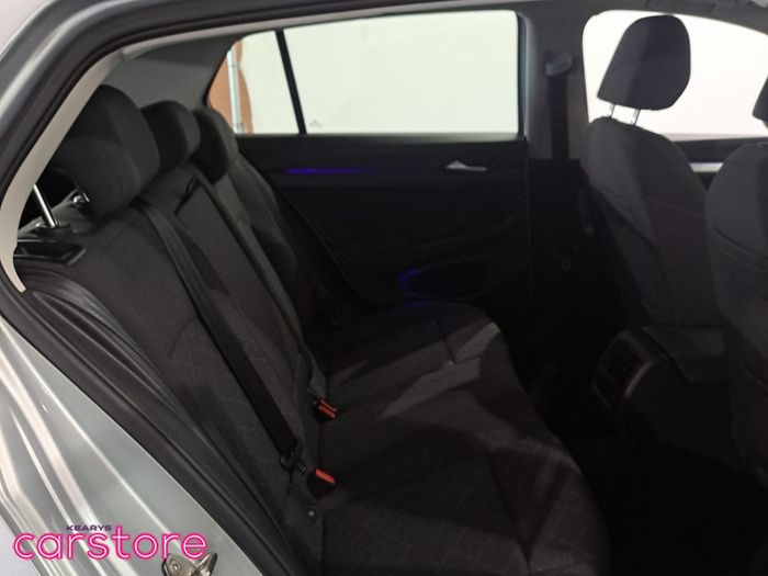 Volkswagen Golf 2021