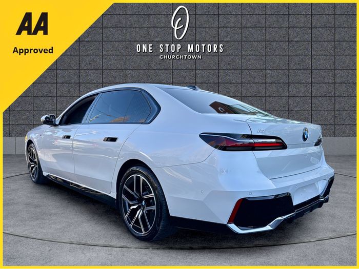 BMW i7 2025