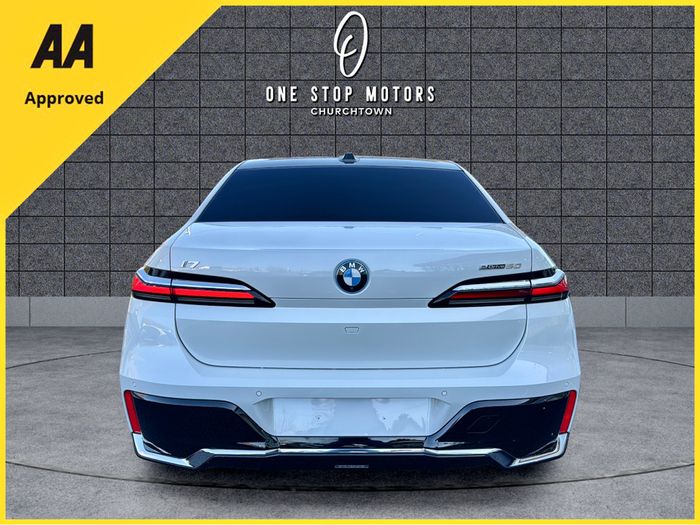BMW i7 2025