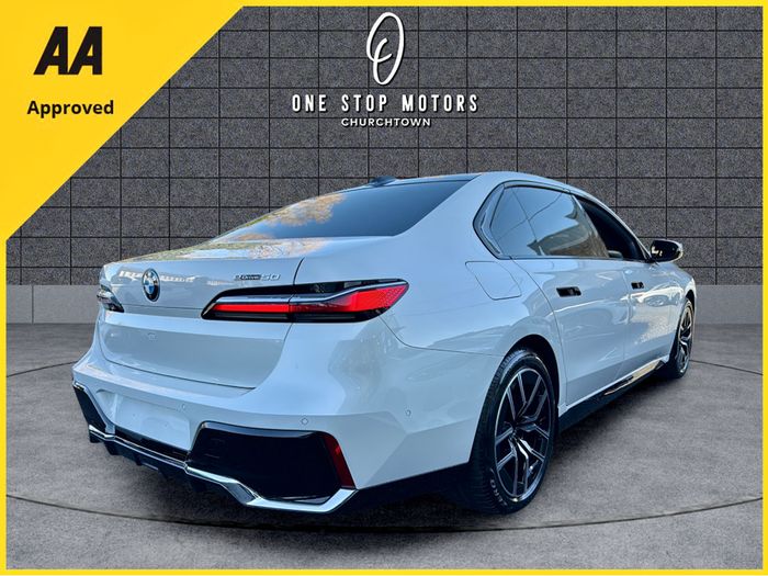 BMW i7 2025