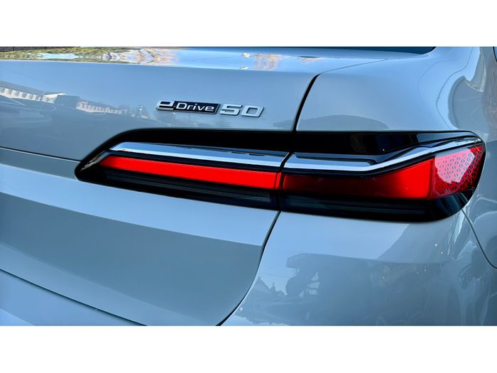 BMW i7 2025
