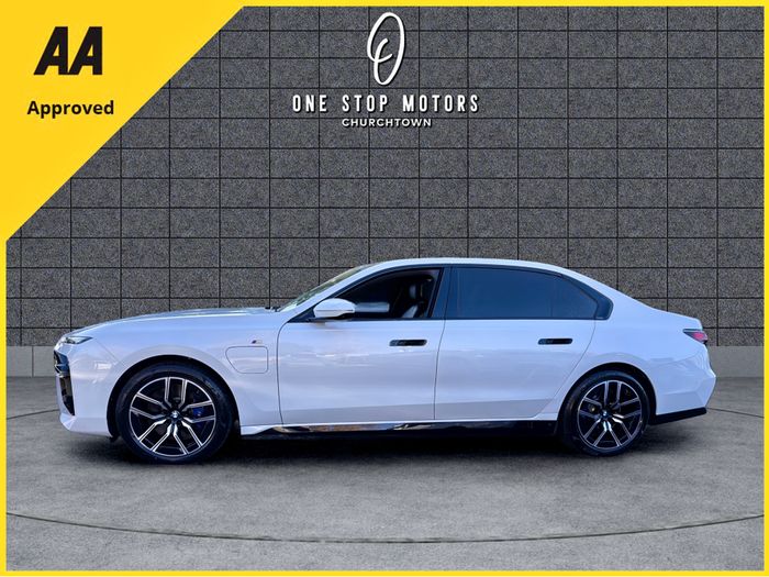 BMW i7 2025