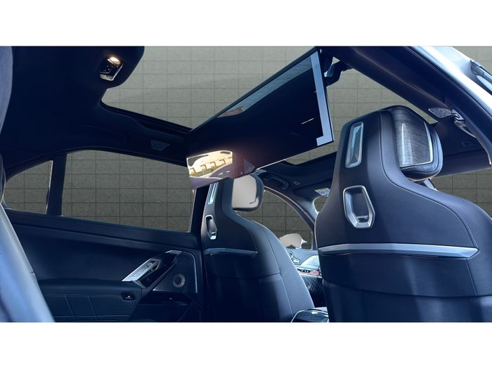 BMW i7 2025