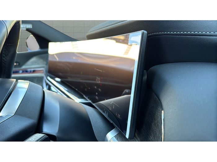 BMW i7 2025