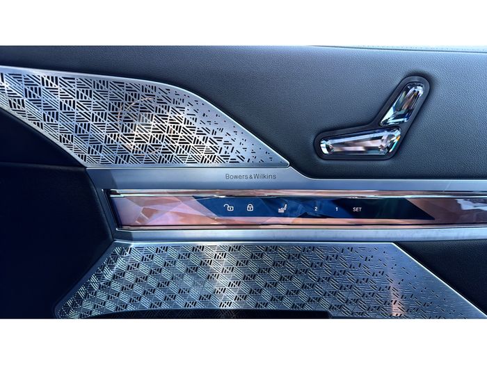 BMW i7 2025