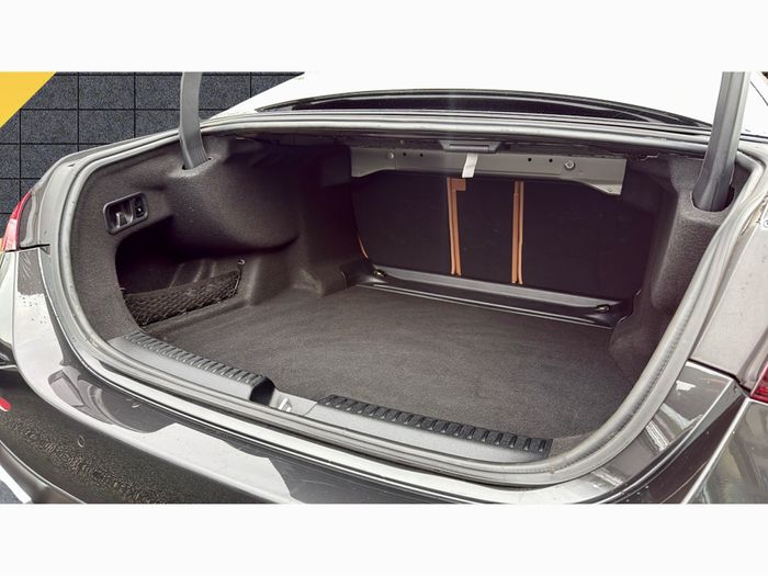 Mercedes-Benz E-Class 2024