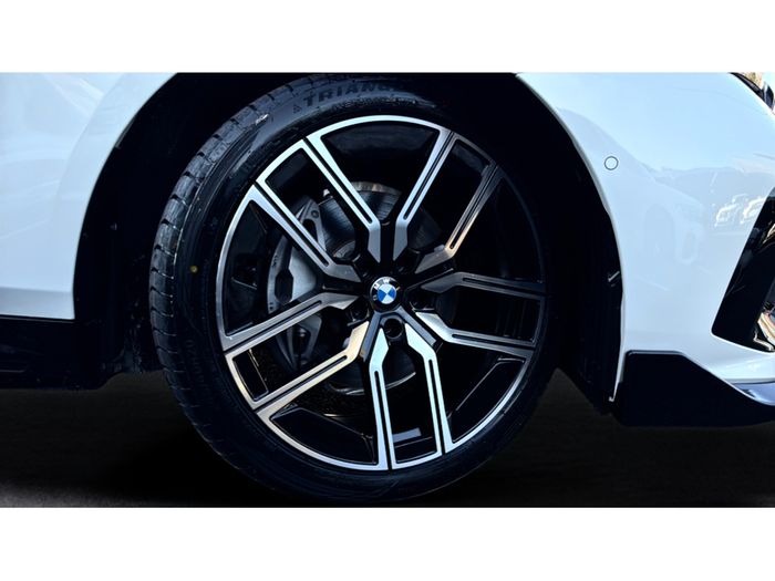 BMW i5 2025