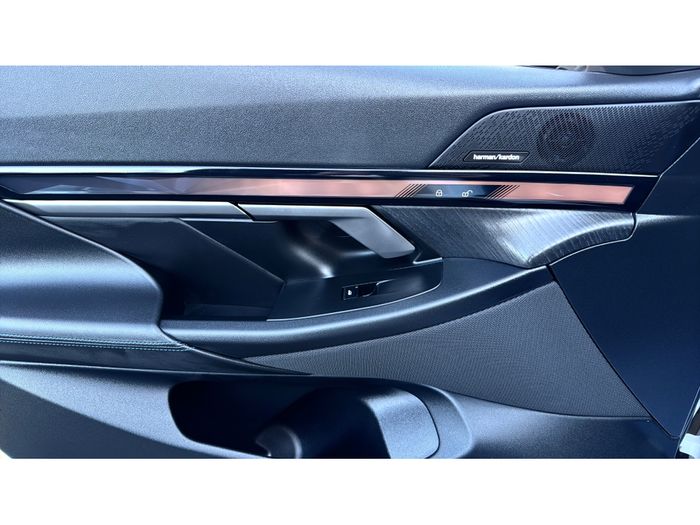 BMW i5 2025