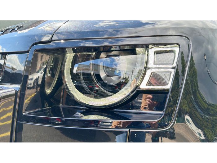Land Rover Defender 2021