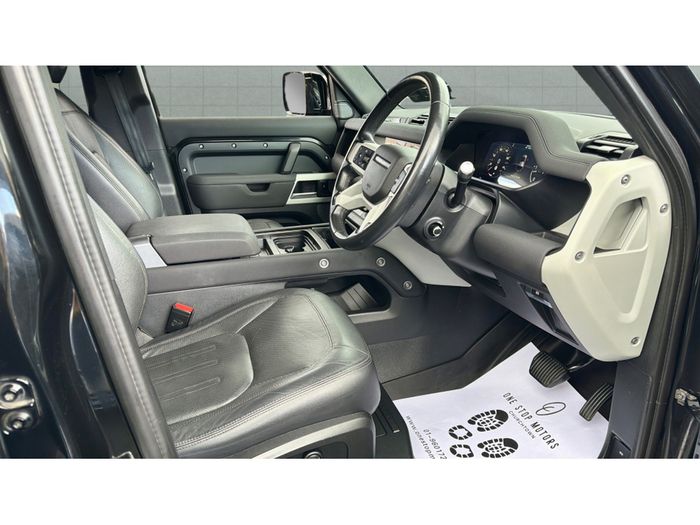 Land Rover Defender 2021
