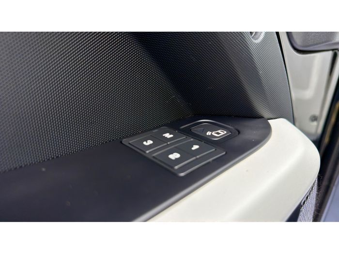 Land Rover Defender 2021