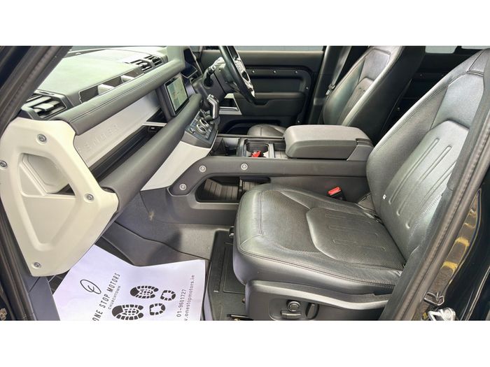 Land Rover Defender 2021