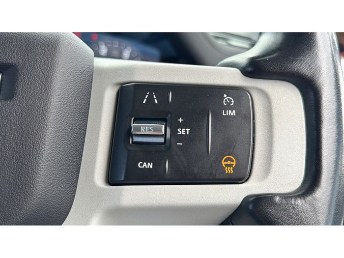 Land Rover Defender 2021