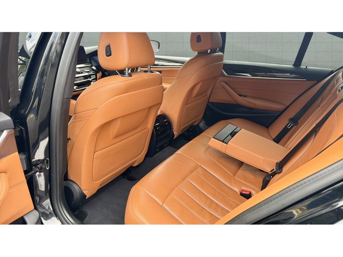 BMW 5 Series 2021
