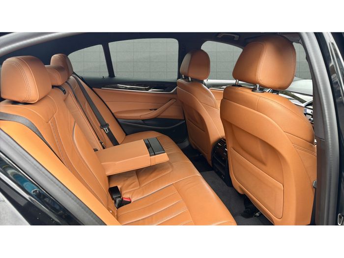 BMW 5 Series 2021
