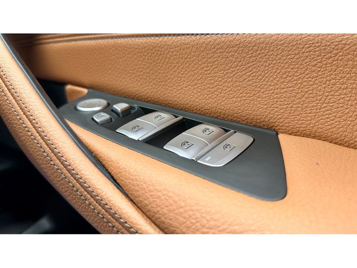 BMW 5 Series 2021
