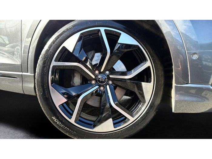 Audi Q8 2023