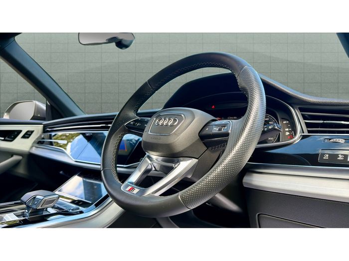 Audi Q8 2023