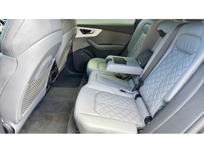 Audi Q8 2023