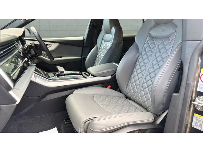 Audi Q8 2023