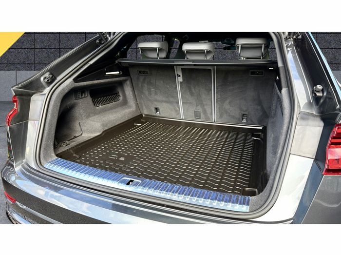 Audi Q8 2023