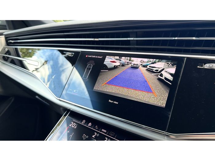 Audi Q8 2023