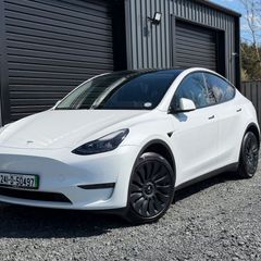 Tesla Model Y 2024