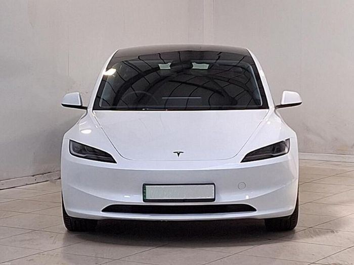 Tesla Model 3 2024