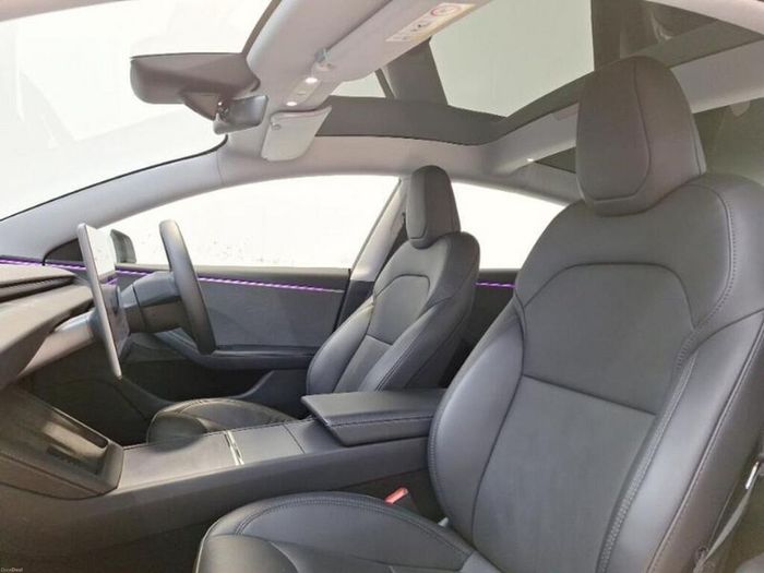 Tesla Model 3 2024