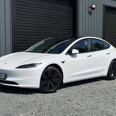 Tesla Model 3 2024