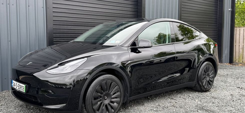 Tesla Model Y 2024