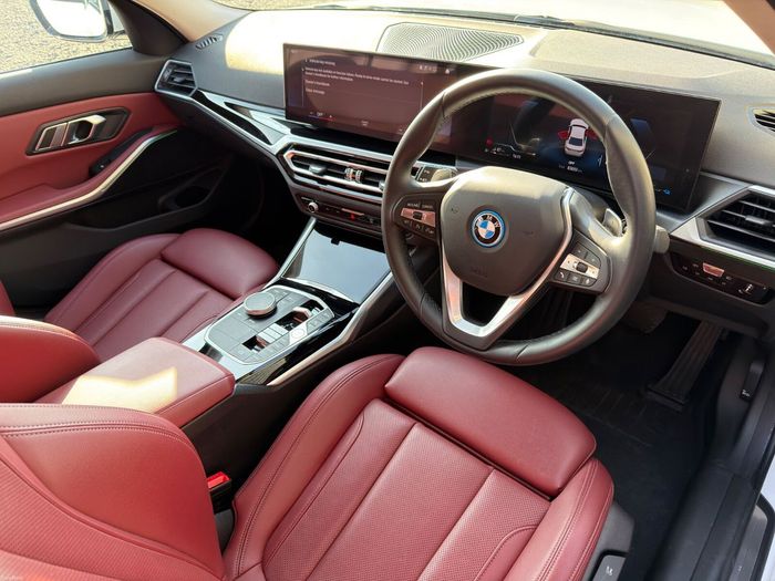 BMW 3 Series 2023