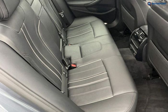 BMW 5 Series 2021