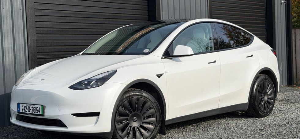 Tesla Model Y 2024
