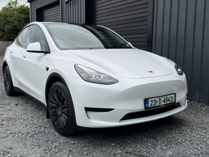 Tesla Model Y 2023