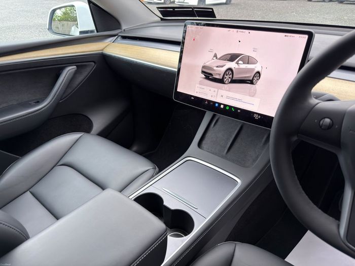 Tesla Model Y 2023