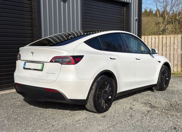 Tesla Model Y 2022