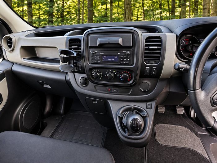 Nissan NV300 2019